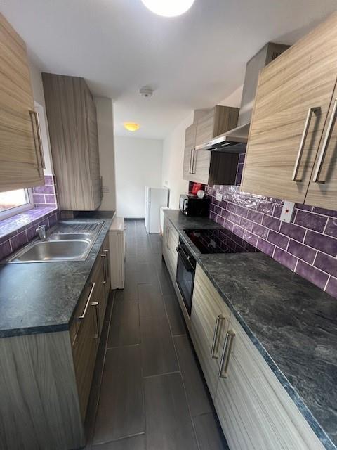 129 Charlotte Road,Bramall Lane,Sheffield,4 Bedrooms Bedrooms,2 BathroomsBathrooms,Terraced,1712